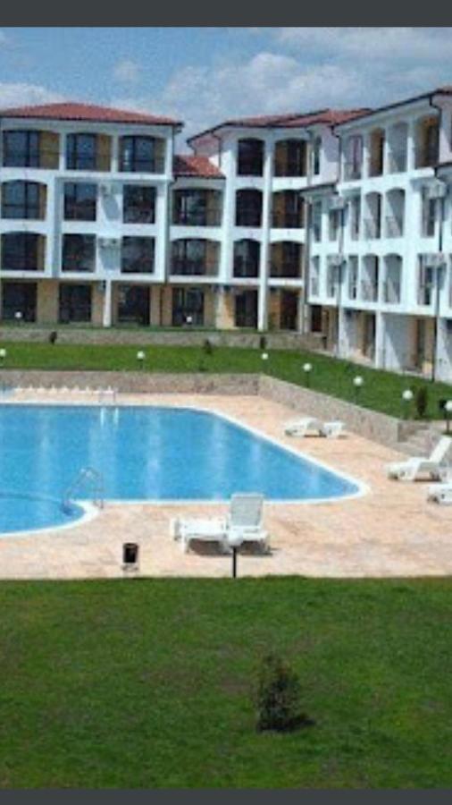 Rutland Sp Apartments Равда Экстерьер фото