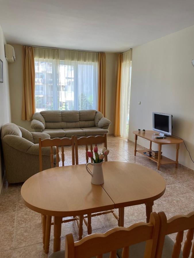 Rutland Sp Apartments Равда Экстерьер фото