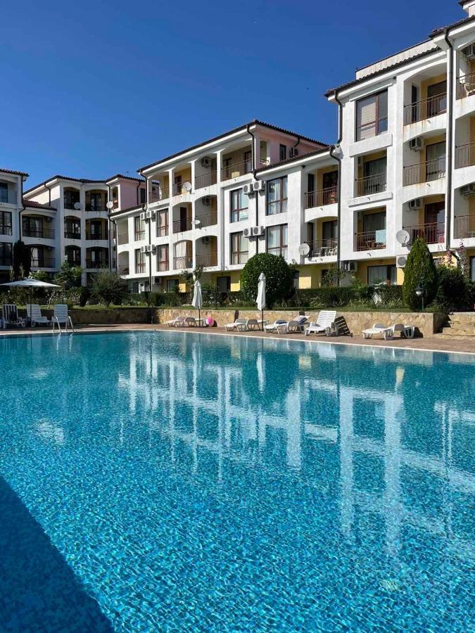 Rutland Sp Apartments Равда Экстерьер фото