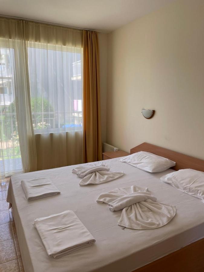 Rutland Sp Apartments Равда Экстерьер фото