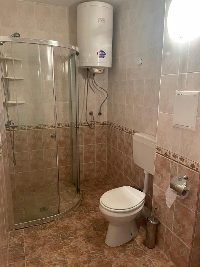 Rutland Sp Apartments Равда Экстерьер фото
