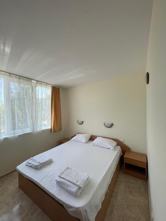 Rutland Sp Apartments Равда Экстерьер фото
