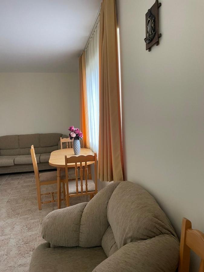 Rutland Sp Apartments Равда Экстерьер фото