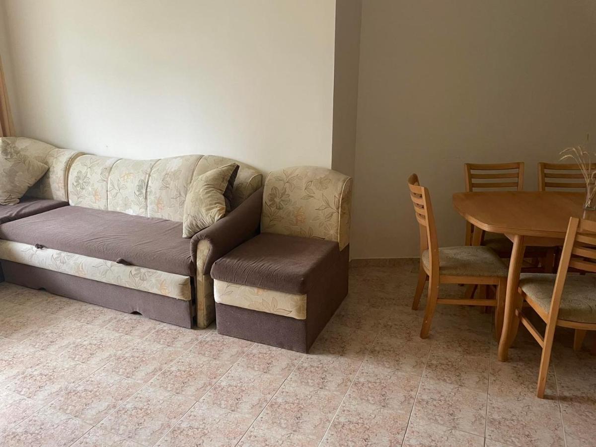 Rutland Sp Apartments Равда Экстерьер фото