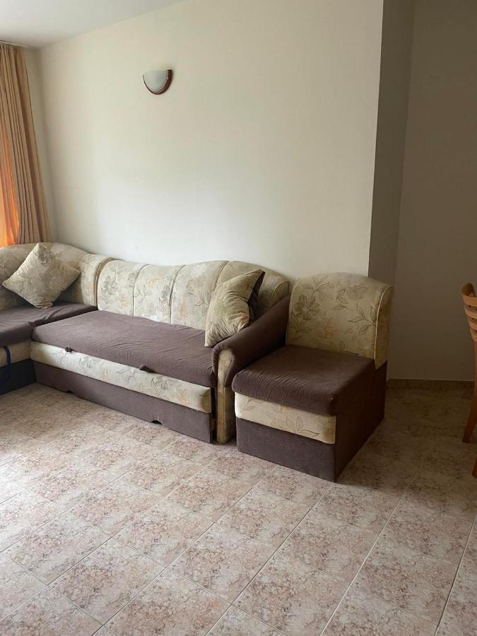 Rutland Sp Apartments Равда Экстерьер фото