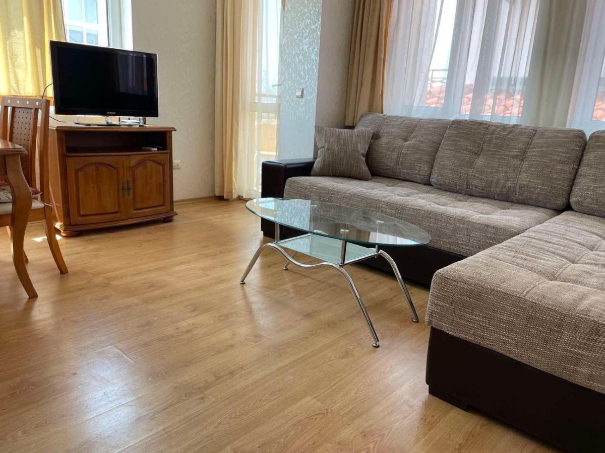 Rutland Sp Apartments Равда Экстерьер фото