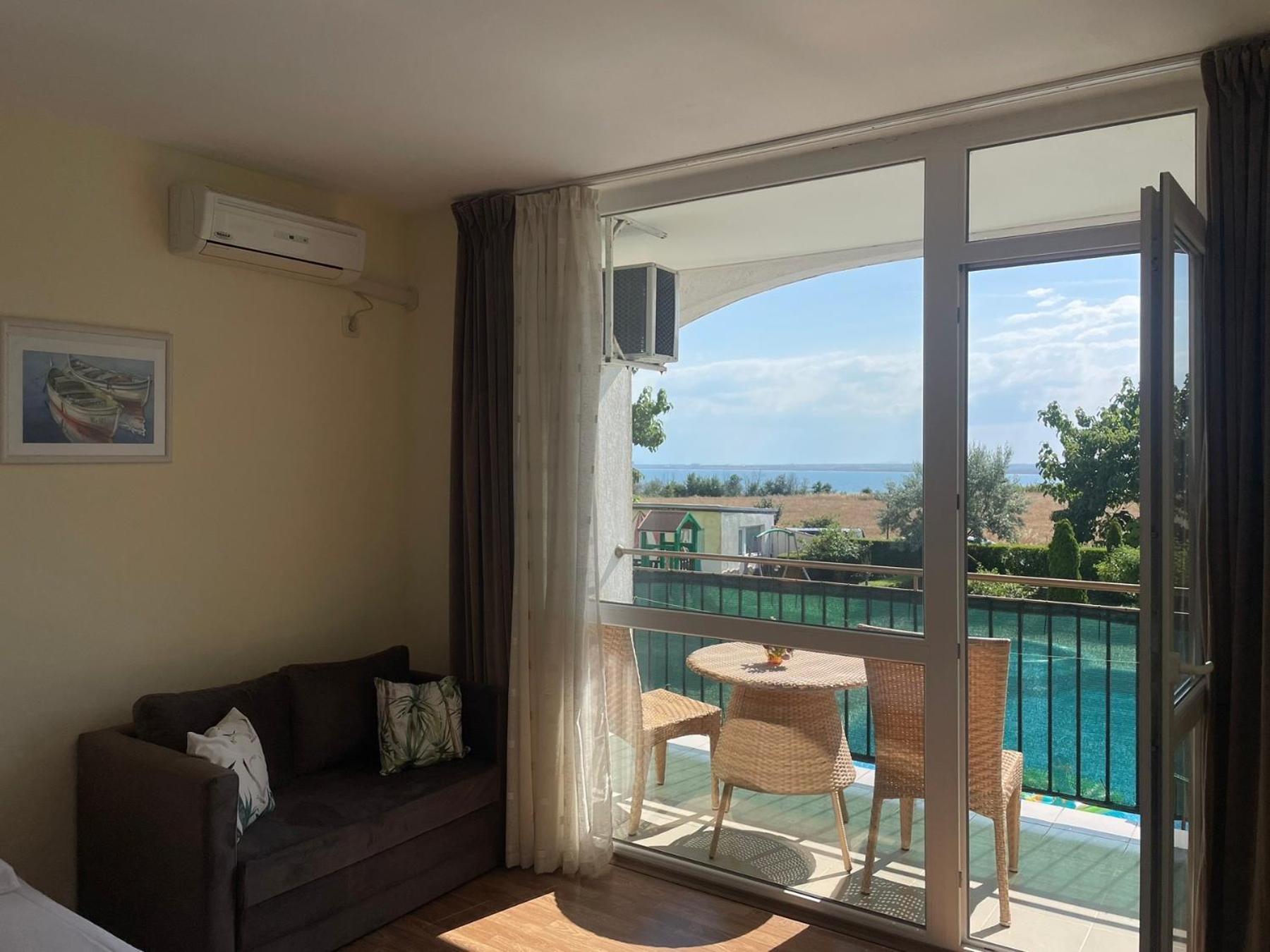 Rutland Sp Apartments Равда Экстерьер фото